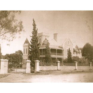 The mystery of the Murray House portraits